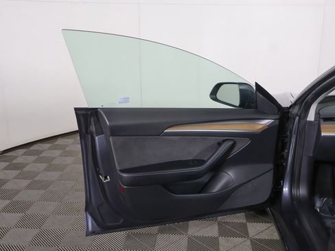 Used 2023 Tesla Model 3 Standard Range image 22