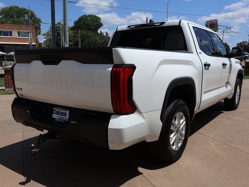 Used 2022 Toyota Tundra SR5 w/ SR5 Convenience Package AWD/4WD image 6