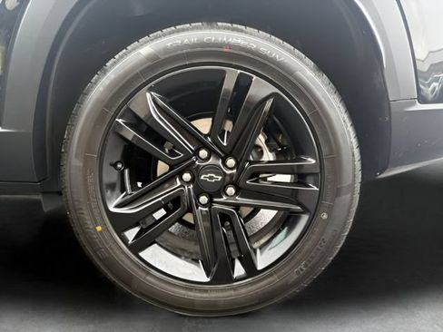 Used 2024 Chevrolet Trax ACTIV w/ Driver Confidence Package FWD image 31