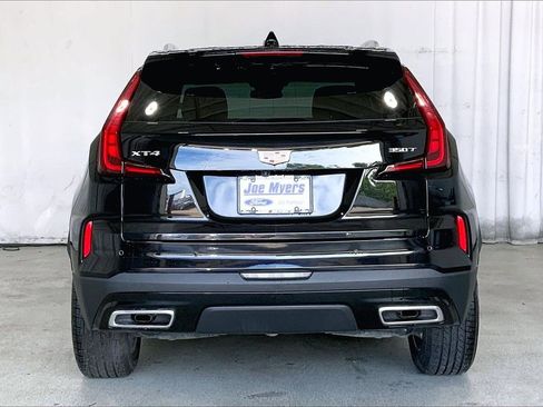 Used 2025 Cadillac XT4 Premium Luxury FWD image 3