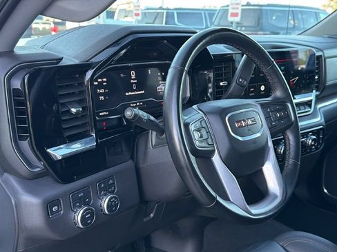 Used 2025 GMC Sierra 1500 SLT AWD/4WD image 17