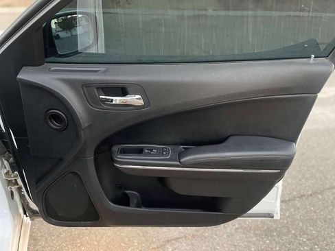 Used 2013 Dodge Charger SE image 19