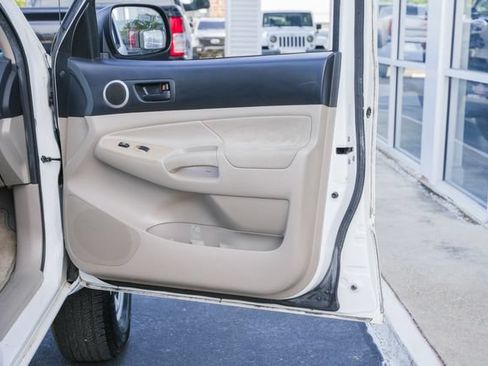 Used 2007 Toyota Tacoma PreRunner RWD image 31