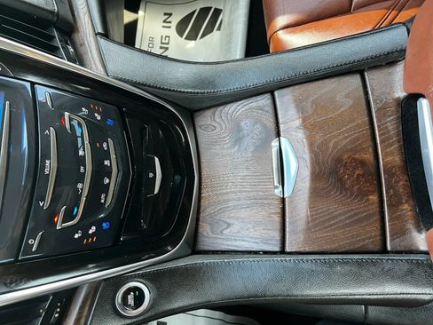 Used 2016 Cadillac Escalade ESV Premium AWD/4WD image 19