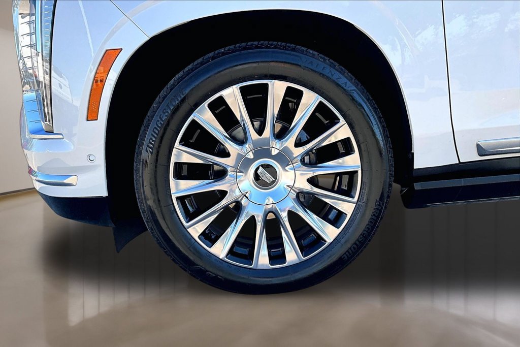 Certified 2025 Cadillac Escalade Premium Luxury Platinum w/ LPO, Floor Liner Package AWD/4WD image 8