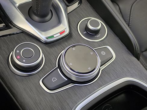 Used 2024 Alfa Romeo Giulia Sprint RWD image 30