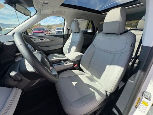 New 2026 Ford Explorer Active w/ Active Comfort Package image 27