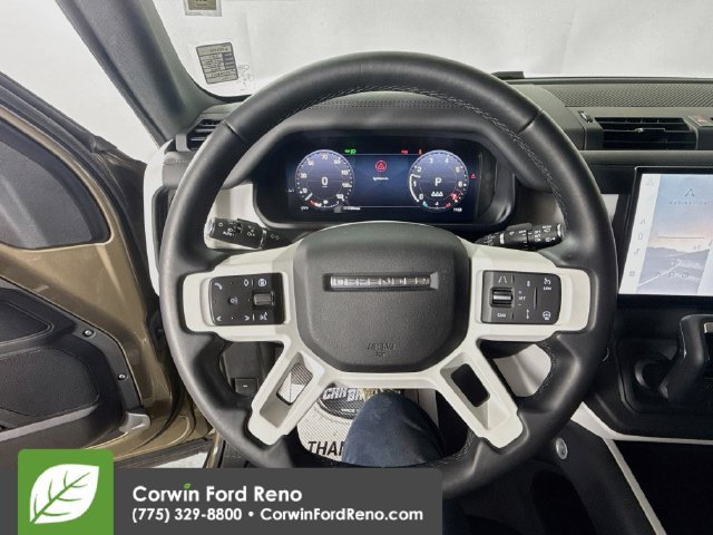 Used 2025 Land Rover Defender 110 X-Dynamic SE AWD/4WD image 13