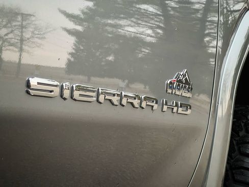 New 2026 GMC Sierra 2500 SLT w/ SLT Premium Package image 17