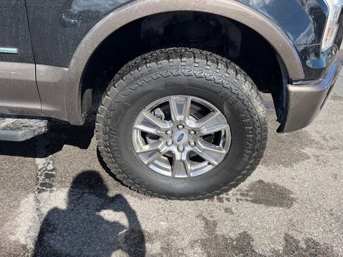 Used 2015 Ford F150 Lariat w/ Equipment Group 502A Luxury image 15