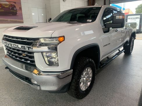 Used 2023 Chevrolet Silverado 2500 LTZ AWD/4WD image 4