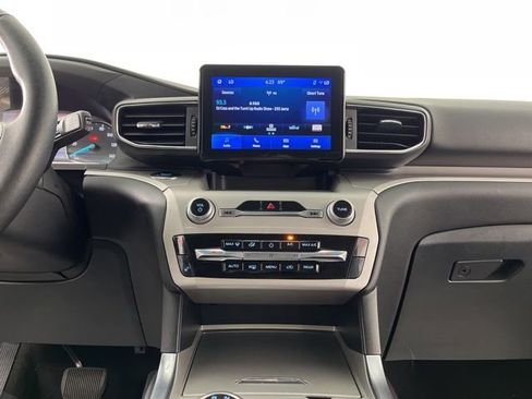 Used 2024 Ford Explorer XLT w/ Equipment Group 202A image 25