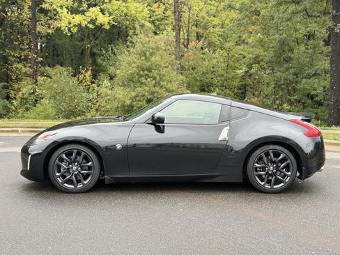 Used 2018 Nissan 370Z Touring image 4