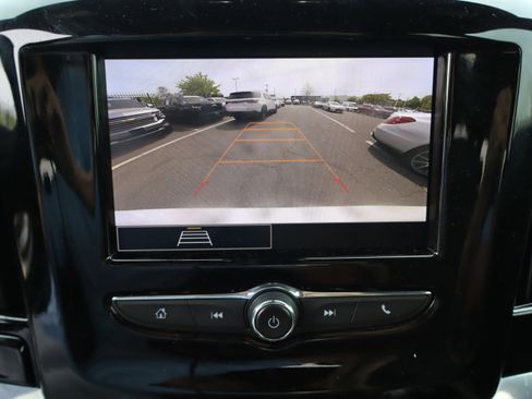 Used 2022 Chevrolet Traverse LT FWD image 28
