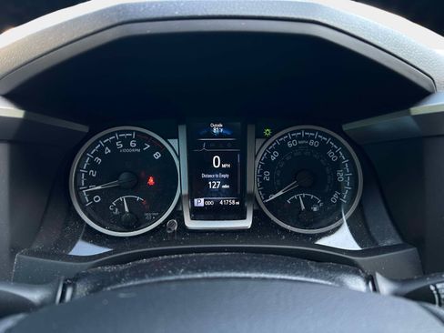 Used 2022 Toyota Tacoma SR5 w/ Technology Package RWD image 20