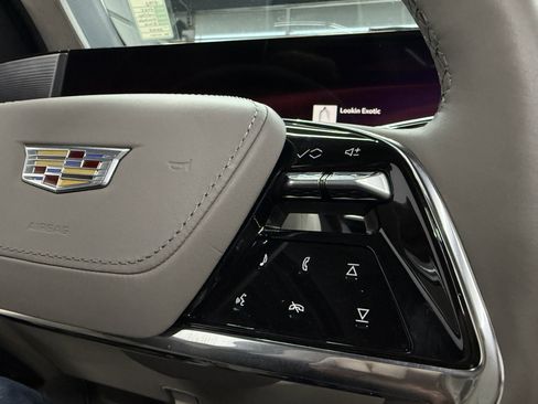 Used 2025 Cadillac Escalade ESV Sport Platinum image 22