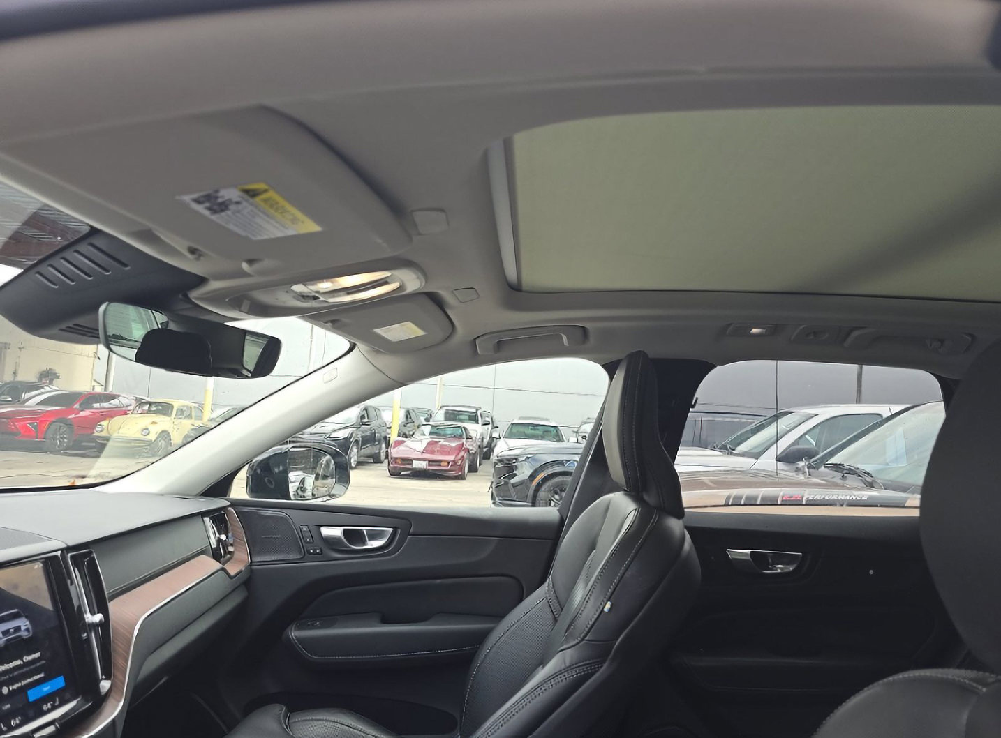 Used 2024 Volvo XC60 T8 Ultimate w/ Protection Package Premier AWD/4WD image 9