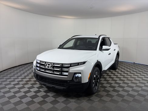 Used 2025 Hyundai Santa Cruz SEL image 2