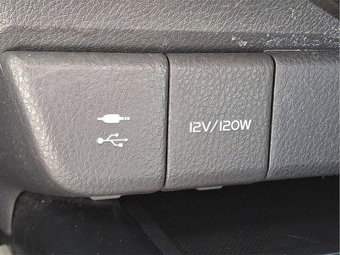 Used 2018 Toyota Camry SE w/ Protection Package (Q2) image 21