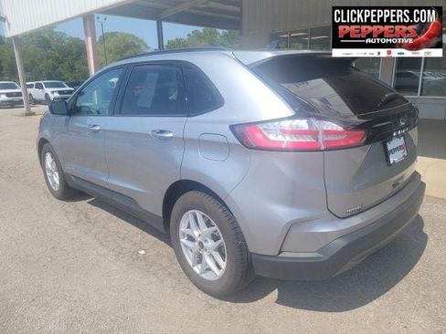 Used 2024 Ford Edge SE AWD/4WD image 3