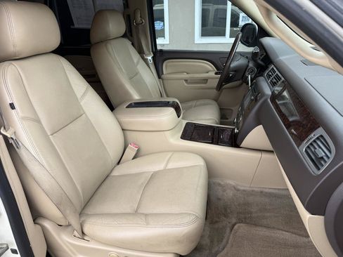 Used 2013 GMC Yukon Denali AWD/4WD image 17