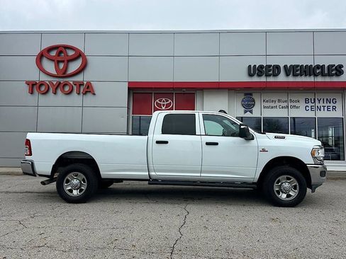 Used 2024 RAM 2500 Tradesman w/ Chrome Appearance Group image 8