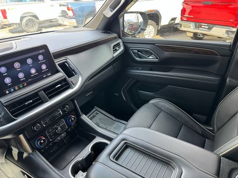 Used 2021 Chevrolet Suburban Premier w/ Premium Package AWD/4WD image 26