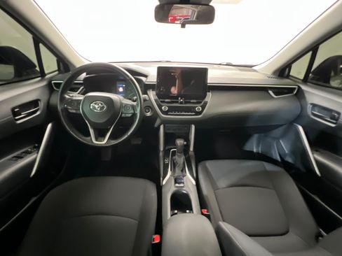 Used 2023 Toyota Corolla Cross LE w/ Moonroof Package FWD image 10