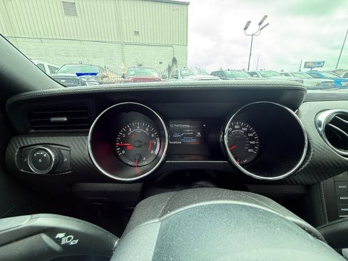 Used 2015 Ford Mustang Coupe image 24