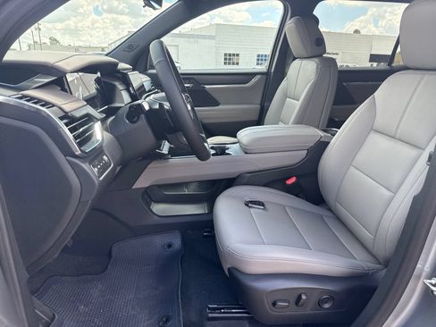 New 2026 GMC Acadia Elevation w/ Elevation Premium Package AWD/4WD image 15