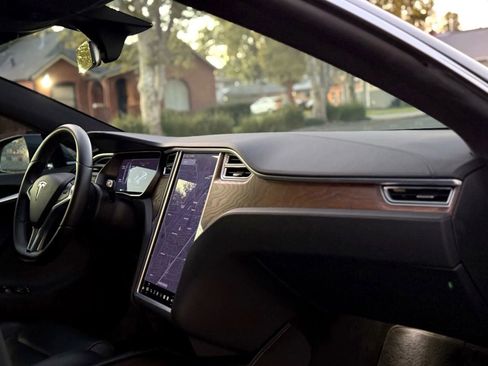 Used 2018 Tesla Model S 75D image 10