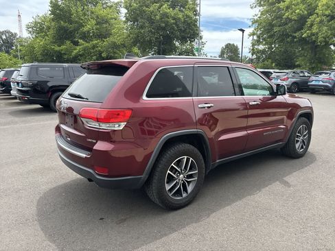 Used 2017 Jeep Grand Cherokee Limited w/ Luxury Group II AWD/4WD image 4