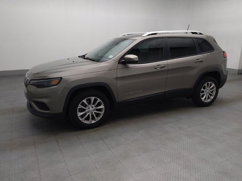 Used 2020 Jeep Cherokee Latitude FWD image 2