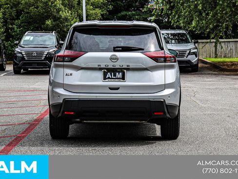 Used 2024 Nissan Rogue S FWD image 12
