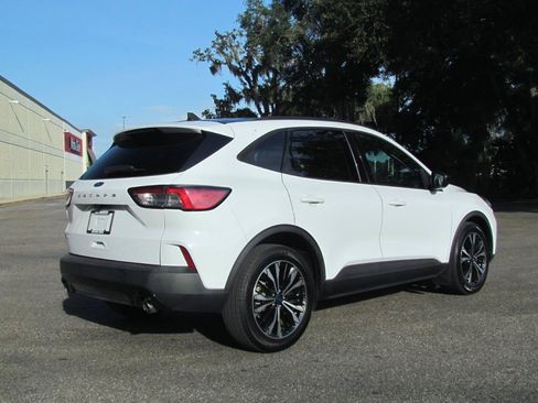 Used 2022 Ford Escape SE w/ SE Sport Appearance Package FWD image 12