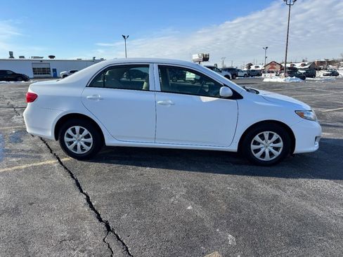 Used 2010 Toyota Corolla LE image 2