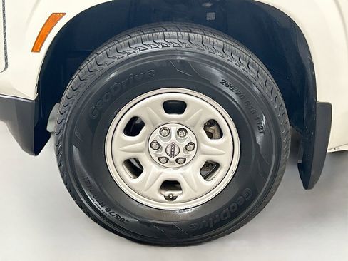 Used 2023 Nissan Frontier S w/ Technology Package AWD/4WD image 26