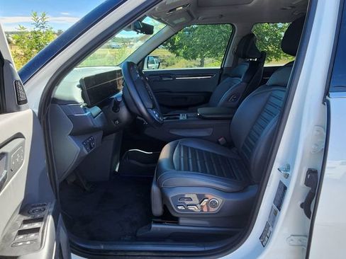Used 2024 Kia EV9 Land AWD/4WD image 3