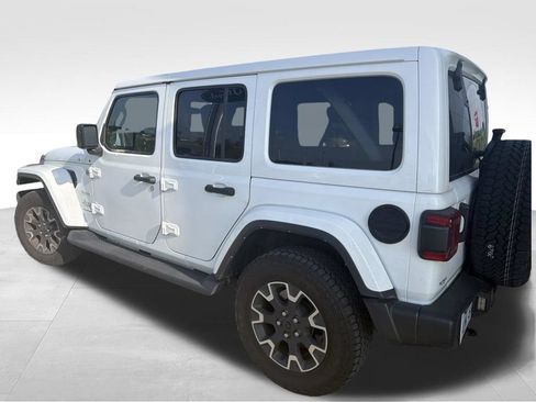 Used 2024 Jeep Wrangler Unlimited Sahara w/ Dual Top Group AWD/4WD image 28