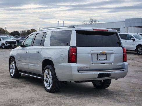 Used 2020 Chevrolet Suburban Premier image 7
