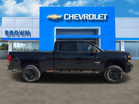 Used 2019 Chevrolet Silverado 2500 LTZ w/ Midnight Edition image 2