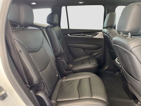 Used 2021 Cadillac XT6 Premium Luxury FWD image 30