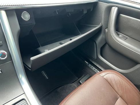 Used 2012 Lincoln MKS AWD image 22
