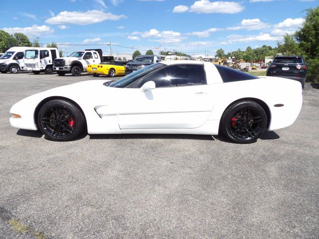 Used 2004 Chevrolet Corvette Coupe w/ Roof Package RWD image 2