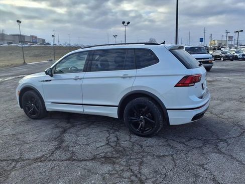 Used 2023 Volkswagen Tiguan SE R-Line image 26