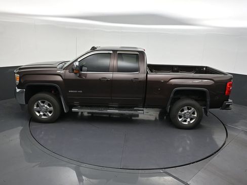 Used 2016 GMC Sierra 2500 SLE w/ SLE Preferred Package AWD/4WD image 16
