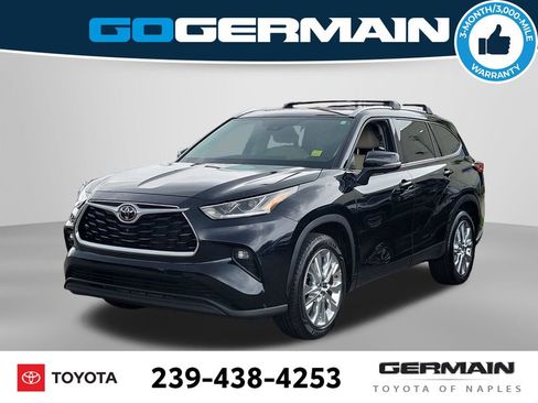 Used 2023 Toyota Highlander Limited FWD image 1