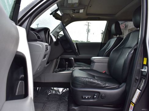 Used 2010 Toyota 4Runner SR5 AWD/4WD image 12