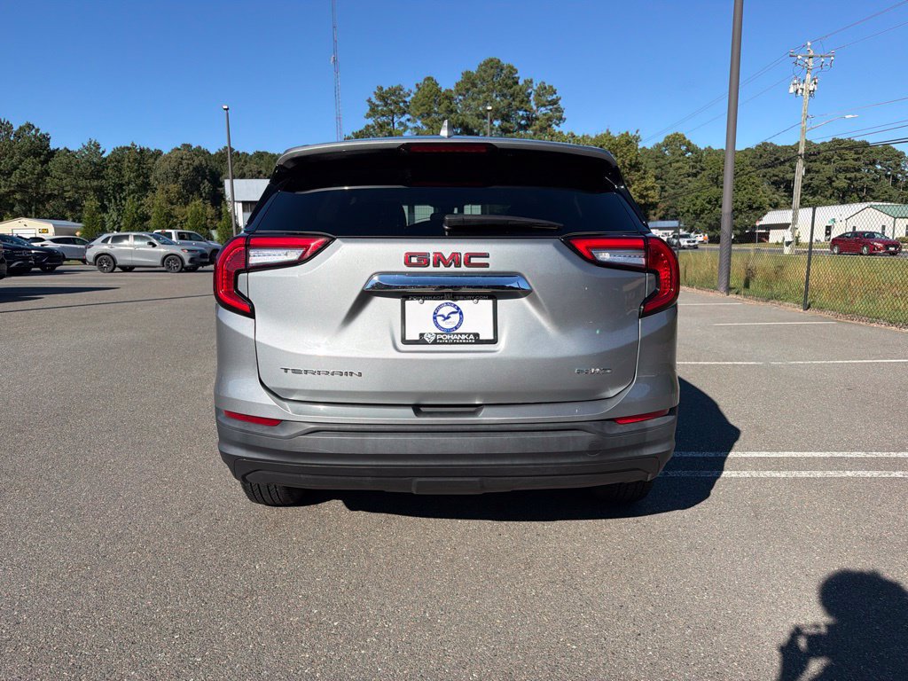 Used 2024 GMC Terrain SLE AWD/4WD image 6
