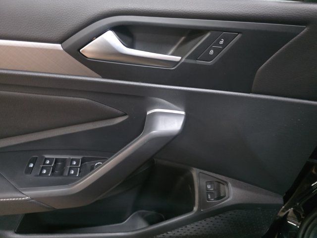 Used 2023 Volkswagen Jetta SE FWD image 10